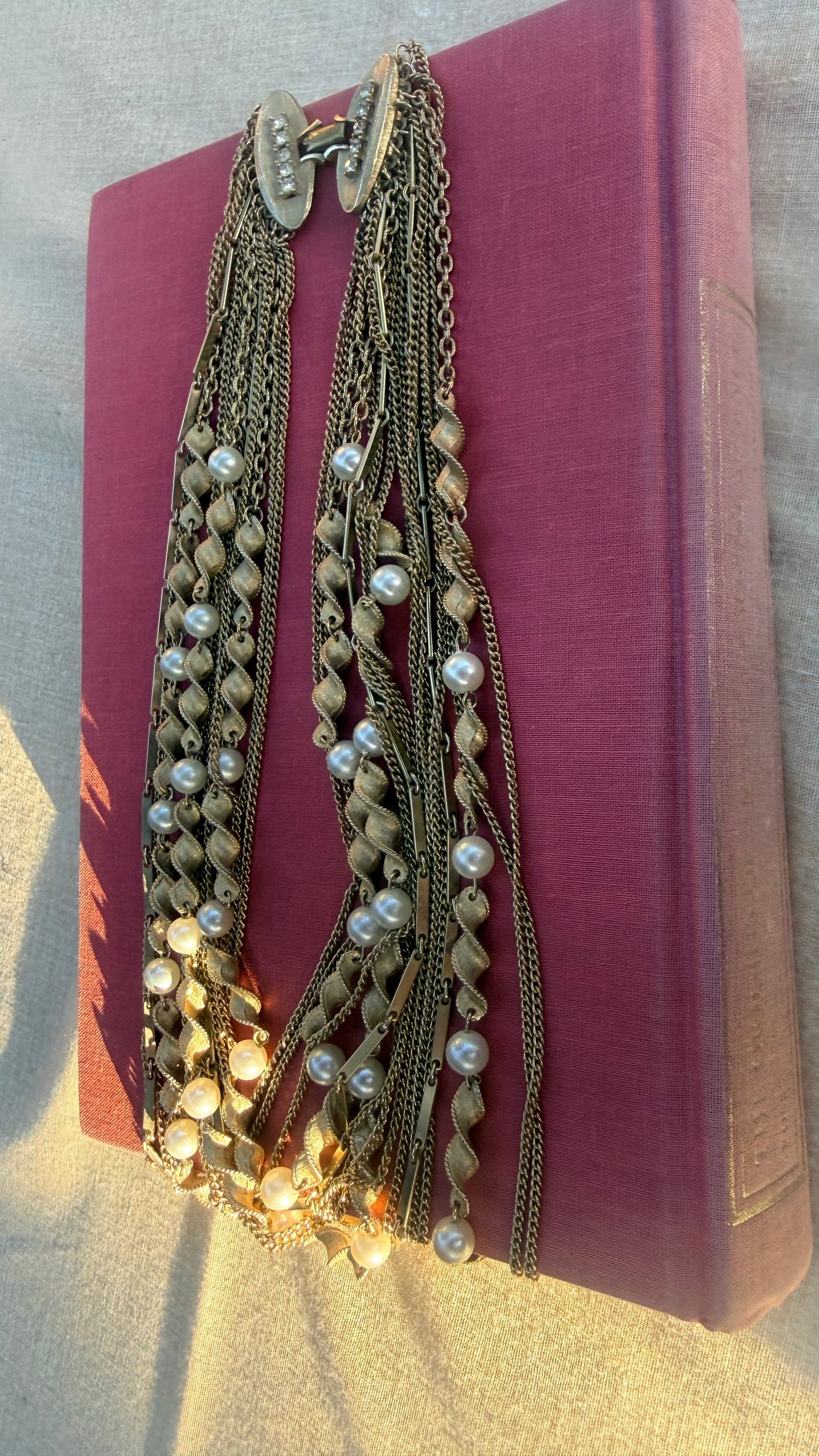 Mid Century Glamour Gold Chain and Pearl Necklace