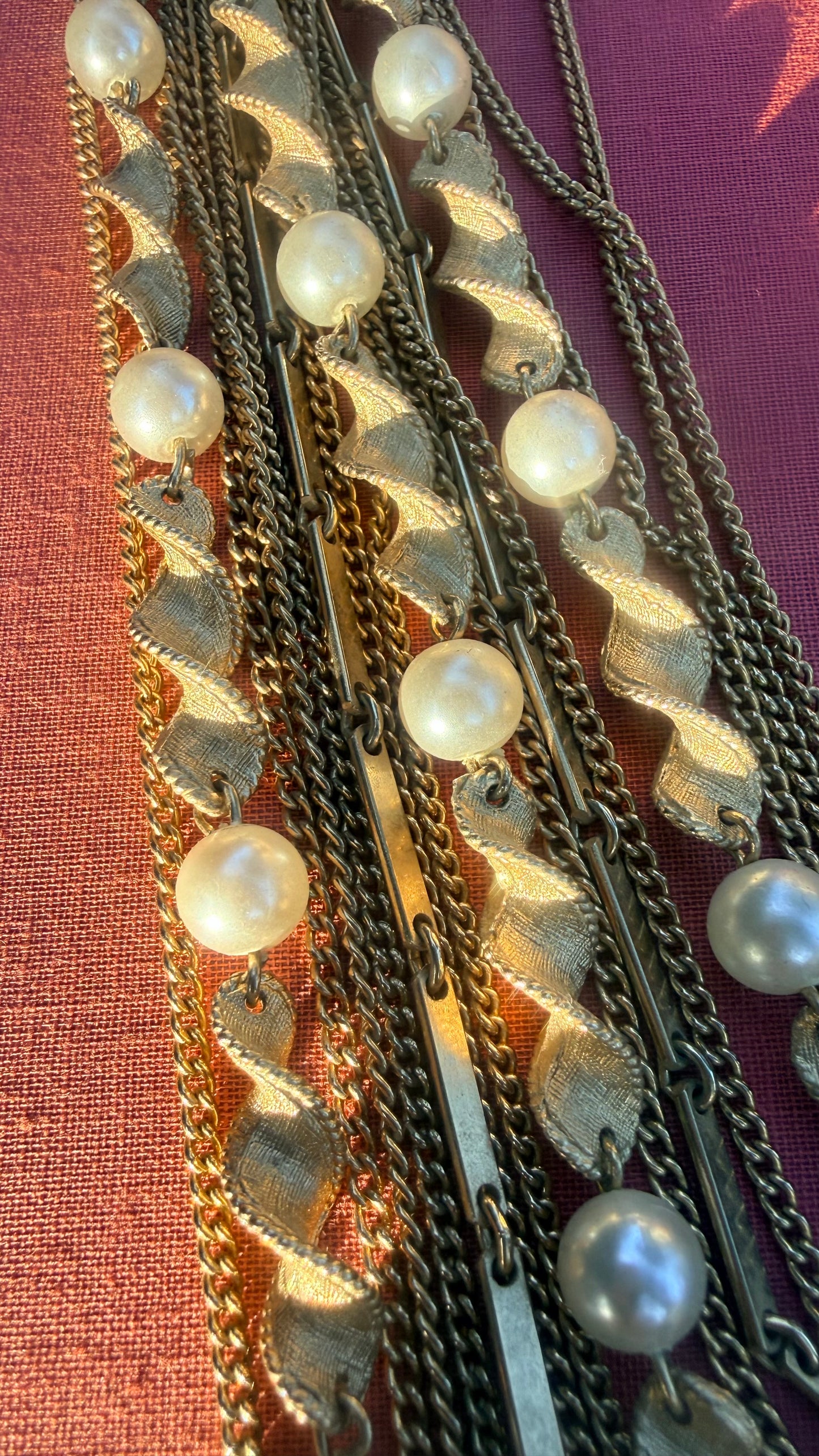 Mid Century Glamour Gold Chain and Pearl Necklace